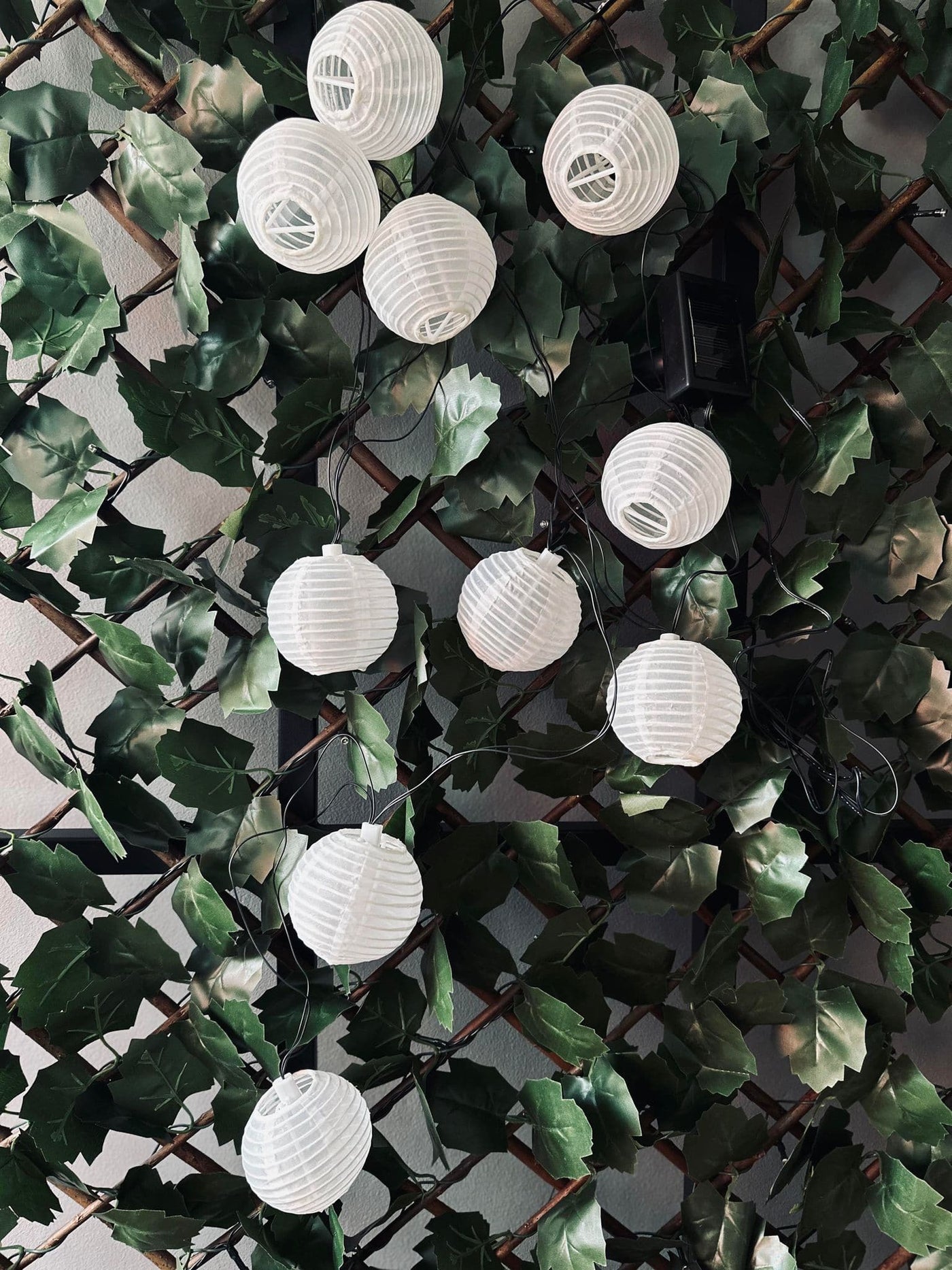 Led Solcelle Lyskæde | 10 Hvide Kugler | Vanero
