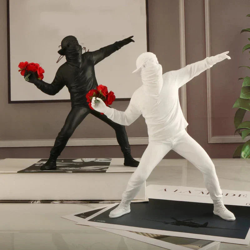 BloomThrower | Moderne Blomsterkaster Statue | Vanero