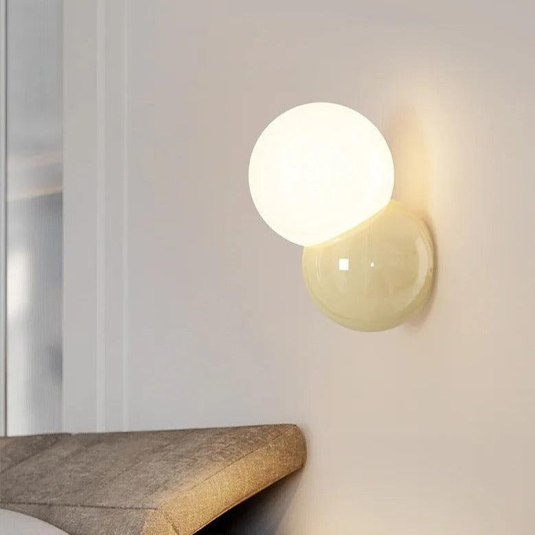 LED Væglampe Med Diffus Lysskærm | Metalkonstruktion Med Integreret Kontakt | Indendørs Belysning Til Stue & Gang | Vanero