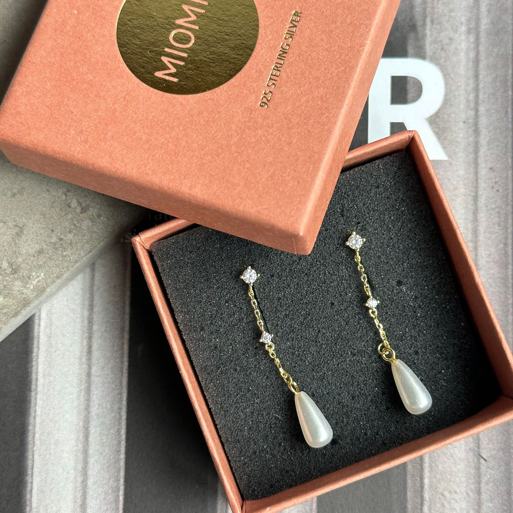 Mischa 18K Guldbelagt Sterlingsølv | Hængende Øreringe | CZ Zirkonia & Perlemorsinspireret Design | Vanero