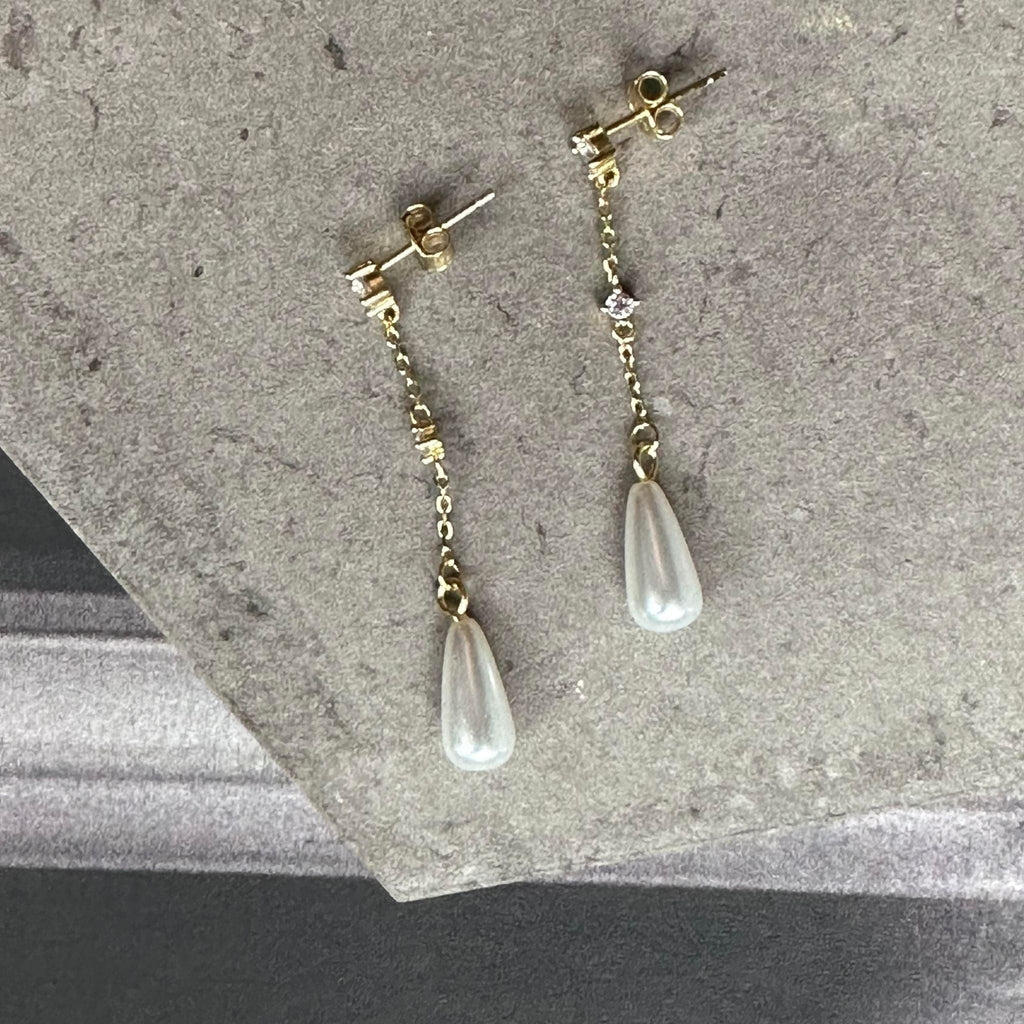 Mischa 18K Guldbelagt Sterlingsølv | Hængende Øreringe | CZ Zirkonia & Perlemorsinspireret Design | Vanero