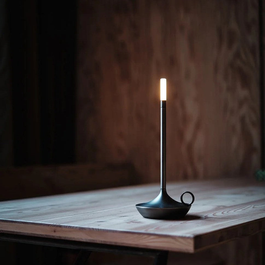 LED Skrivebordslampe Metal | Genopladelig Lampe med Touch-Betjening | Justerbar Indendørs Arbejdsbelysning | Vanero