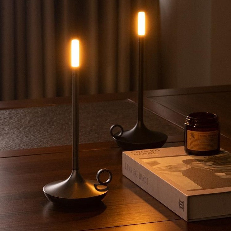 LED Skrivebordslampe Metal | Genopladelig Lampe med Touch-Betjening | Justerbar Indendørs Arbejdsbelysning | Vanero