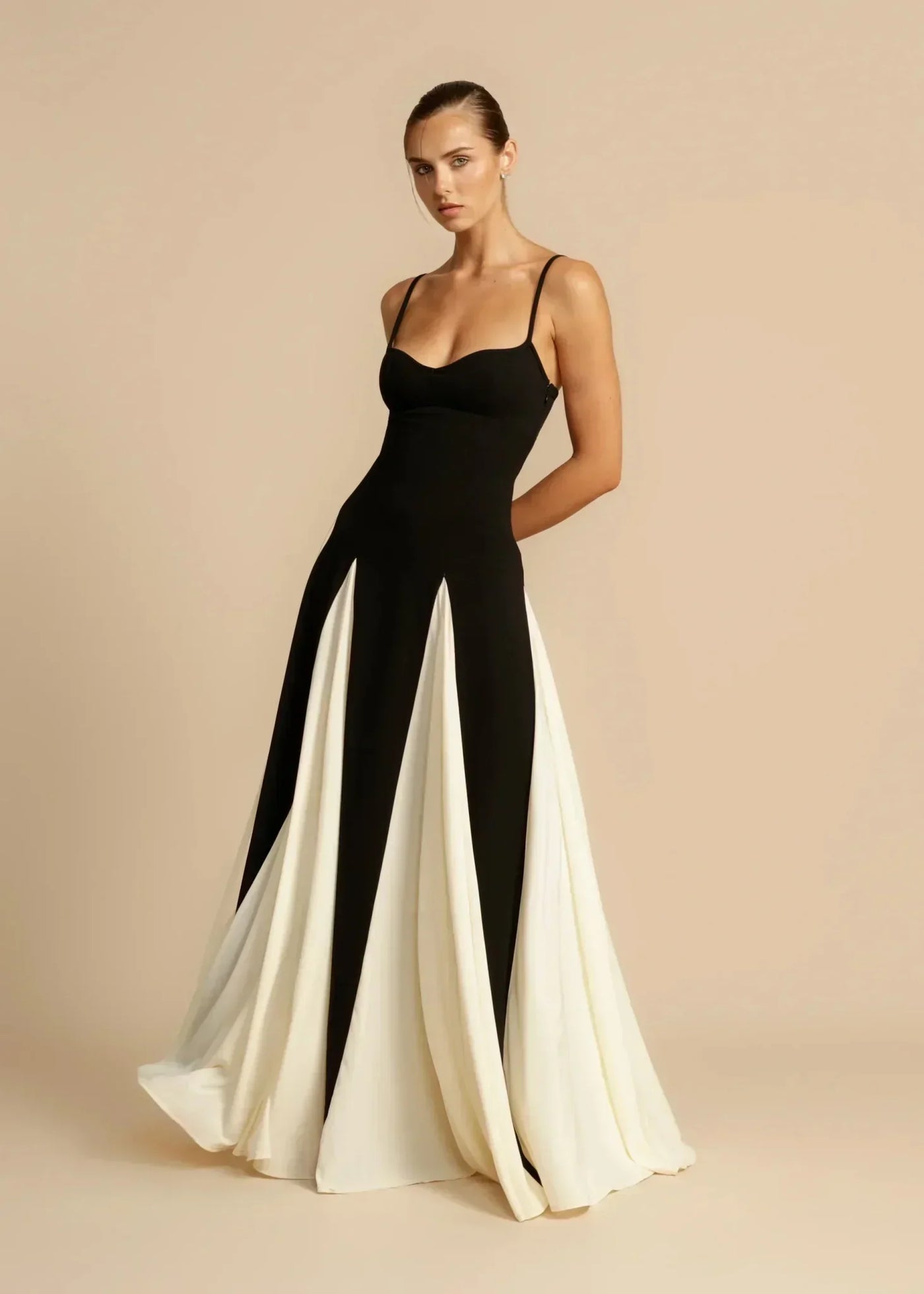 Elise | Stilfuld To-Tonet Maxi Kjole l Vanero