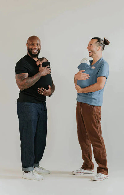 Hugtee | Det innovative design kombinerer T-shirtens komfort med bæreselets funktionalitet l Vanero