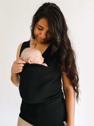 Hugtee | Det innovative design kombinerer T-shirtens komfort med bæreselets funktionalitet l Vanero