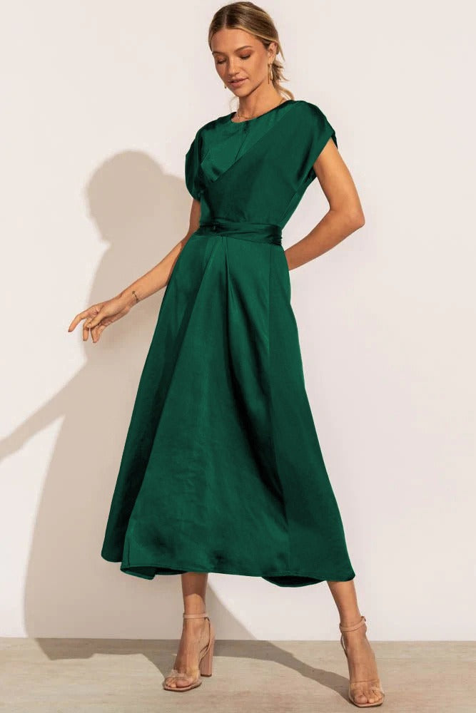Lena | Elegant Kjole Med Flot Drapering Til En Sofistikeret Stil | Vanero