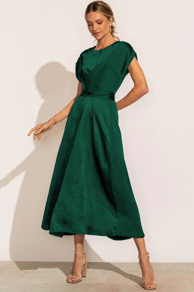 Lena | Elegant Kjole Med Flot Drapering Til En Sofistikeret Stil | Vanero